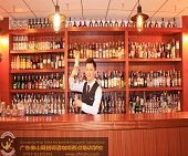 河源酒吧，需要調酒師和吧員若名