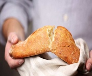 深圳龍華急招面包中工，包吃住4500